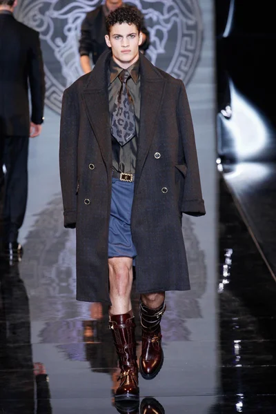 Look 37